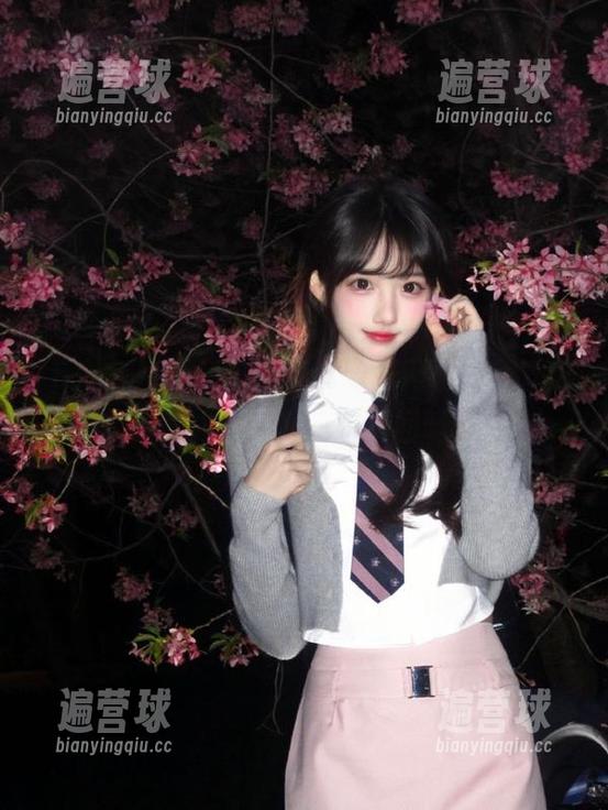 探秘51cgfun吃瓜网地址，这瓜看得人一次又一次想回味！