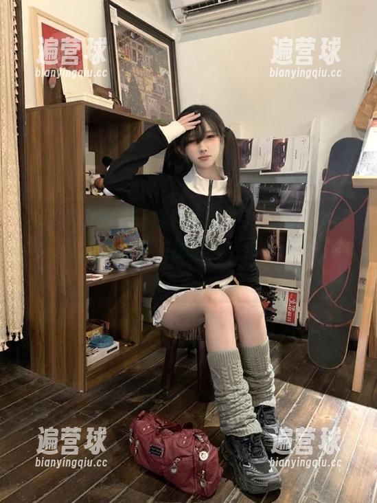 51爆料网更新：“感情小剧场”里的戏码越演越精彩，你感受到了吗？