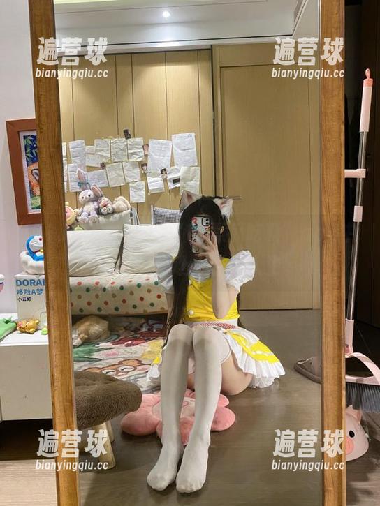 “718黑瓜吃料”app中的瓜，酥得让人怀疑人生。