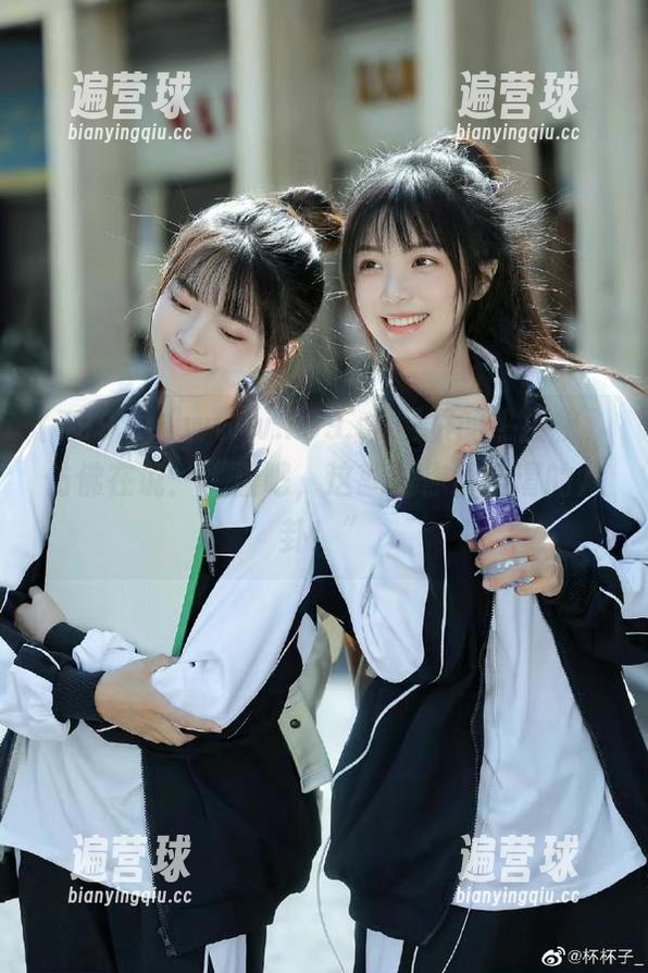 799.su www.799.su网页的热搜榜,仿佛在说:“看吧,这就是你们所谓的八卦!”