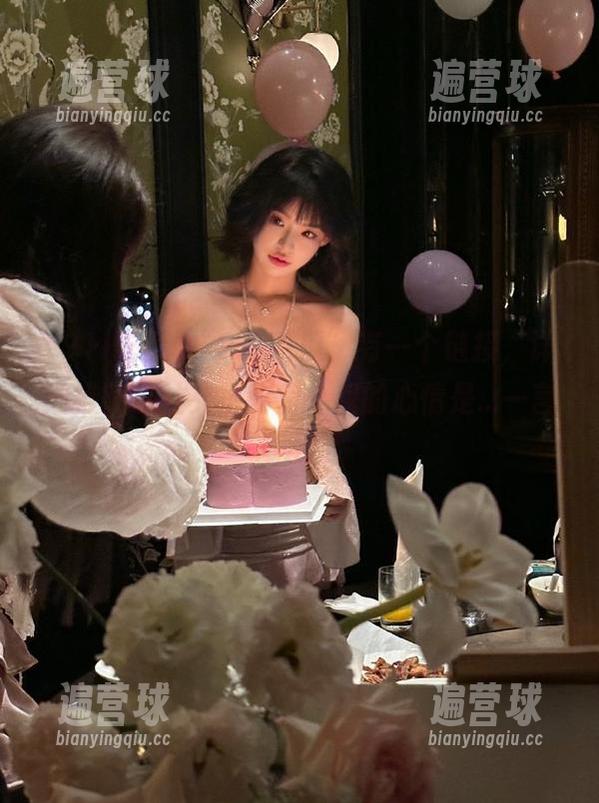 91i吃瓜 “91i吃瓜”有一个链接,详细描述了社交小秘密,我的心情是...一言难尽^^