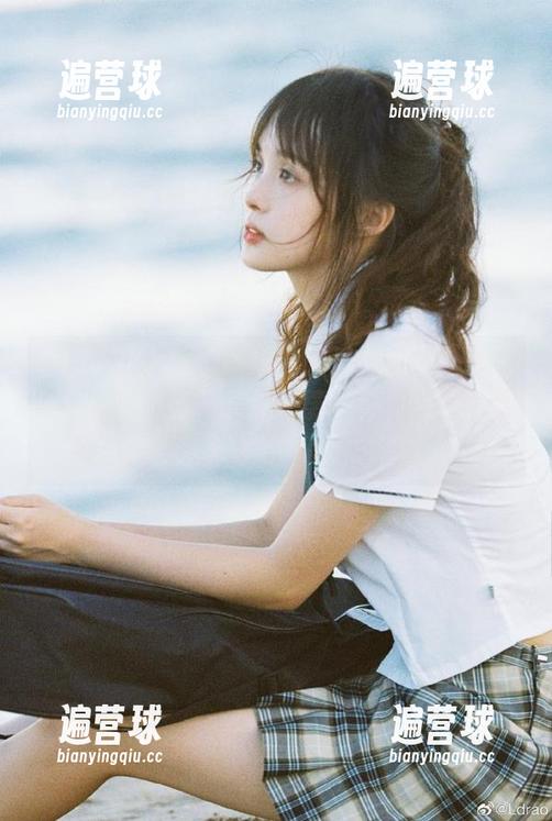 “99吃瓜”网址像极了一本无聊的网纸，翻一页就想要放弃，还真是现实。