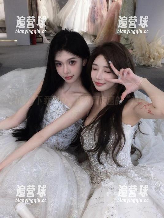 下载hlw，成为朋友圈的“顶尖瓜友”！
