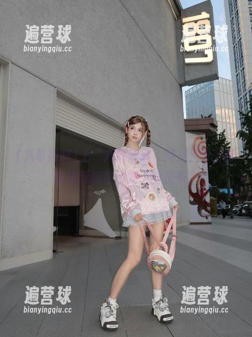 上“八哥黑料”网址，分分钟感受到躺在沙发上的快乐。