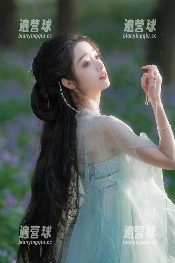 总是在吃瓜网站上流连忘返，直播内容看得我嘴巴都合不拢，好吧，我承认我很贪心！