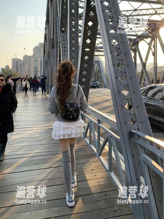 吃瓜网不打烊zzzttt：发布日常八卦，总有一条能让你点头如捣蒜。