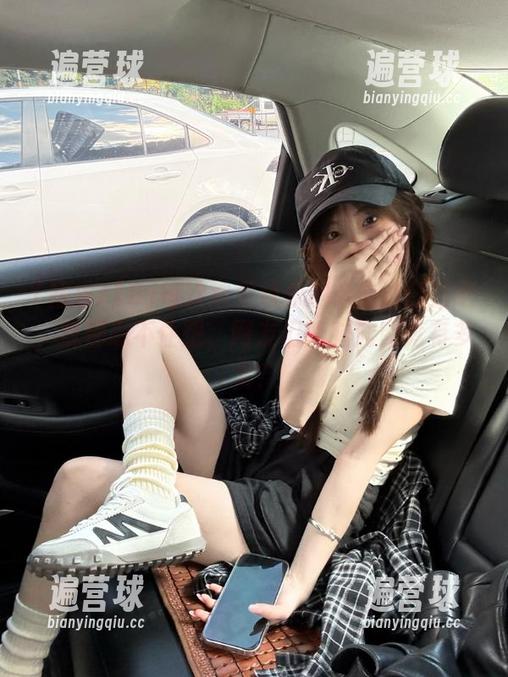每次观看娱乐718传送门贴吧，我都忍不住想，网友们的脑洞究竟有多大？