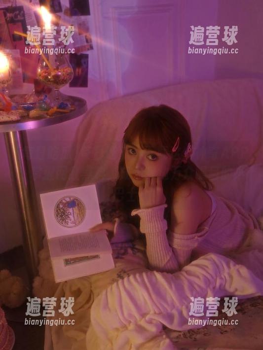 每日吃瓜：下载这个神奇APP，掌握网红黑料，成你身边万众瞩目的小巴士！