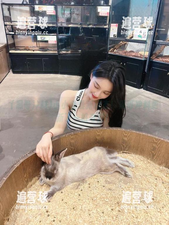黑哥冲料 小小鱼最新动态!黑哥冲料更新了一桩奇遇!