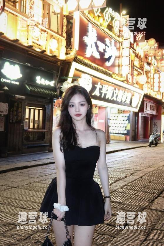 黑料不打烊万里长征苹果版上线，鸡毛蒜皮的八卦都能玩出花样！
