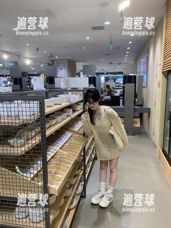 黑料不打烊 在黑料不打烊tttzzz网站的主页上,还能和偶像同框?太不可思议啦!