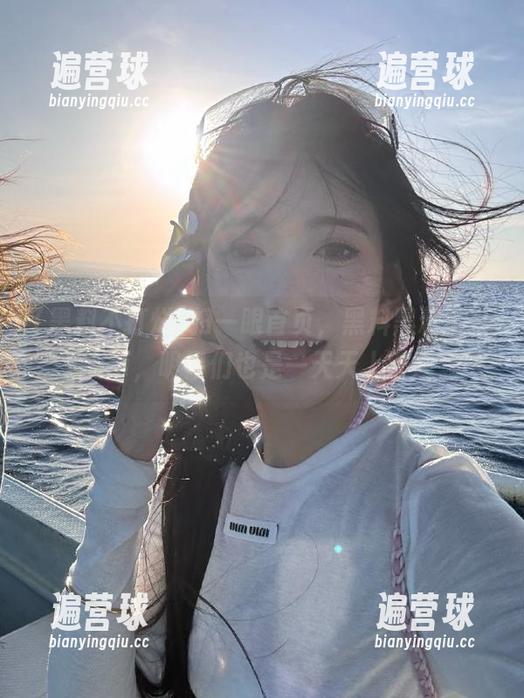 扫一眼首页，黑料黑料不打烊hei，明星们也是一天天上演戏。