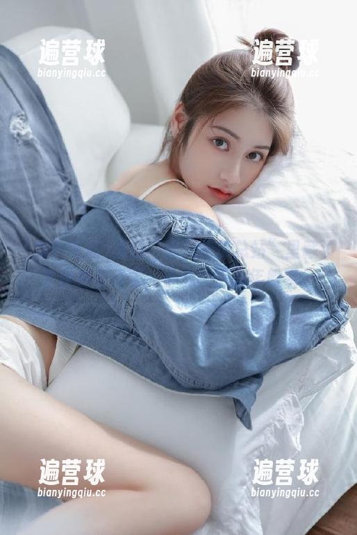 据说“黑料吃瓜总站”里藏了各种神奇资源，小心驶得万年船哦。
