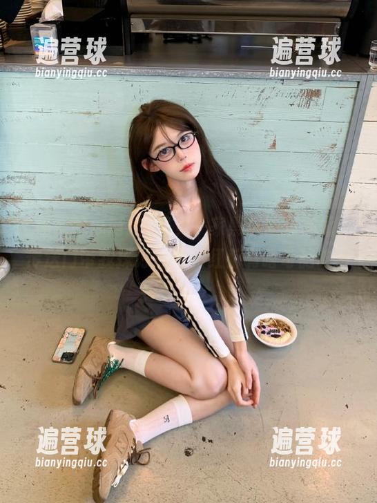 又见一家黑料吃瓜网站，传送门带我探讨这些网红都有啥奇葩故事。