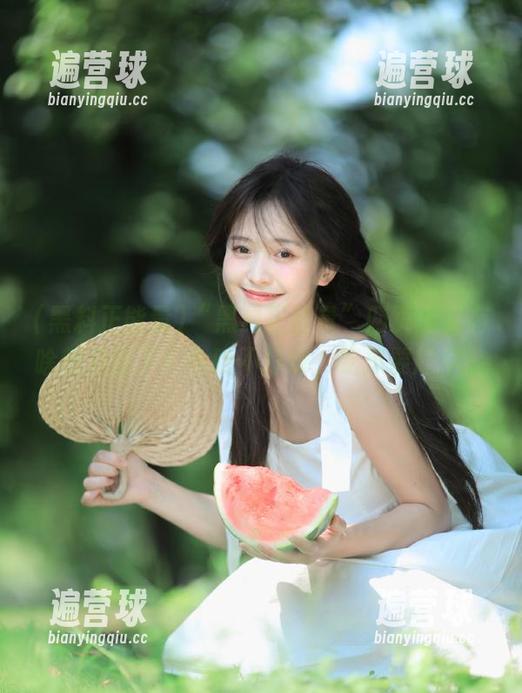 “黑料正能量”网页上又有啥新八卦了！今晚不打烊，吃瓜要趁早。