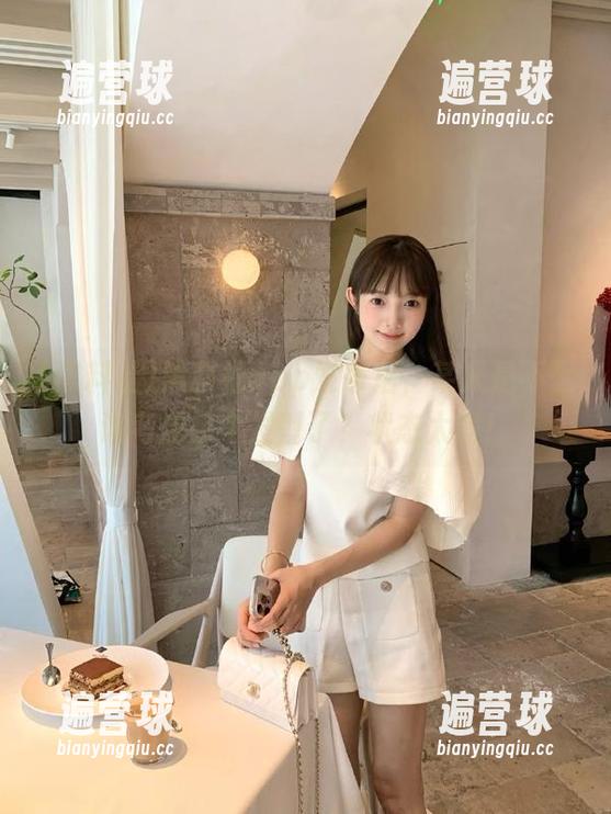 黑料社 黑料社app发布后,某人是不是该考虑换个发型了?状态太差!